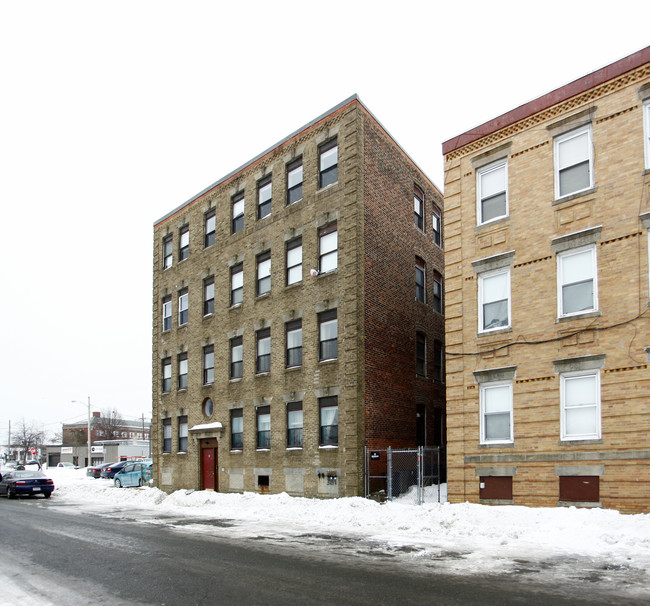 56 Peabody St in Salem, MA - Foto de edificio - Building Photo