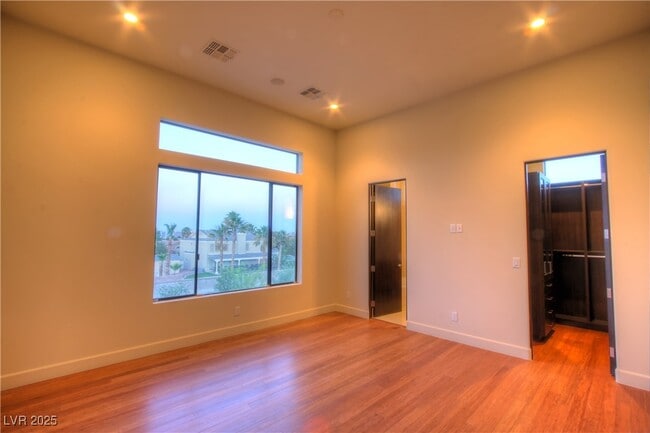 7438 Yonie Ct