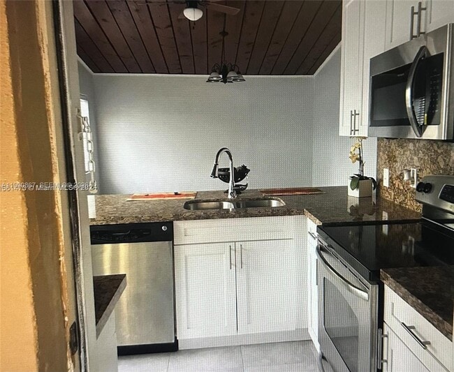 320 Ipswich St in Boca Raton, FL - Building Photo - Building Photo