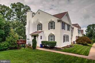 200 Sulgrave Ct in Sterling, VA - Building Photo - Building Photo