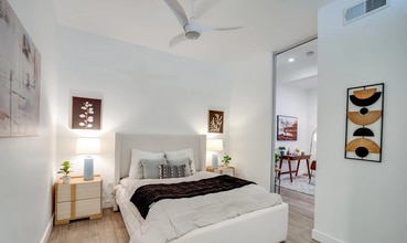 1451 S Halsted St, Unit 1451 in Chicago, IL - Building Photo - Building Photo