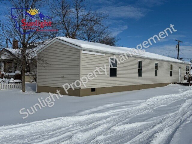 620 3rd St E in Roundup, MT - Building Photo