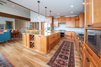 4043 North Point Dr in Anchorage, AK - Building Photo - Building Photo