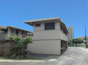 574 Lauiki St in Honolulu, HI - Building Photo - Building Photo