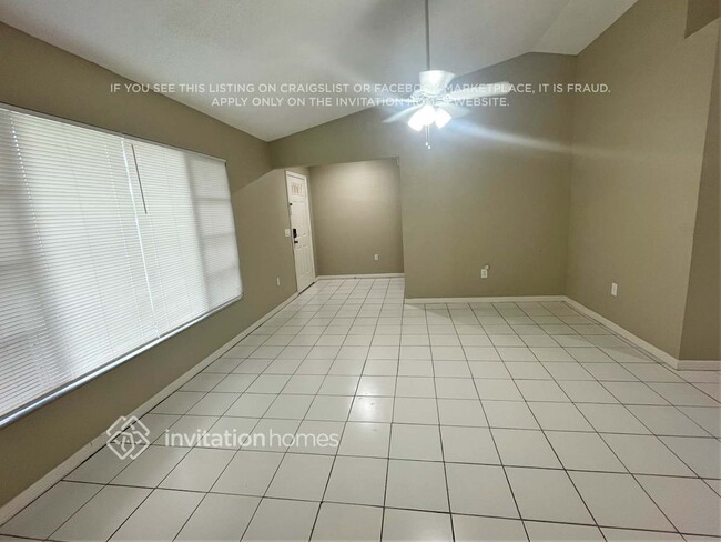 385 Atwater St in Port Charlotte, FL - Foto de edificio - Building Photo