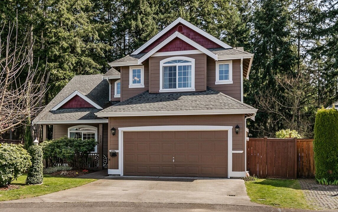 9528 173rd St Ct E in Puyallup, WA - Foto de edificio