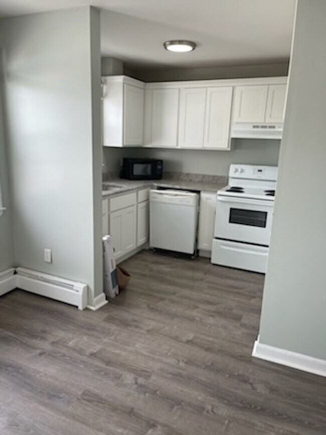 25 Sunbury St in Providence, RI - Building Photo - Building Photo