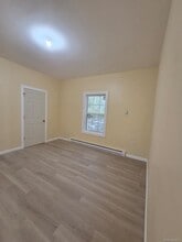 8 Cottage St in Monticello, NY - Foto de edificio - Building Photo