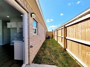 5805 Nightingale Ave, Unit 2 in McAllen, TX - Building Photo - Building Photo