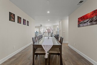 1015 E Verdugo Ave in Burbank, CA - Building Photo - Building Photo