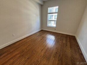 1 Everett St, Unit 202 in Boston, MA - Building Photo - Building Photo