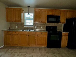 705 5th St in Elgin, OK - Building Photo - Building Photo