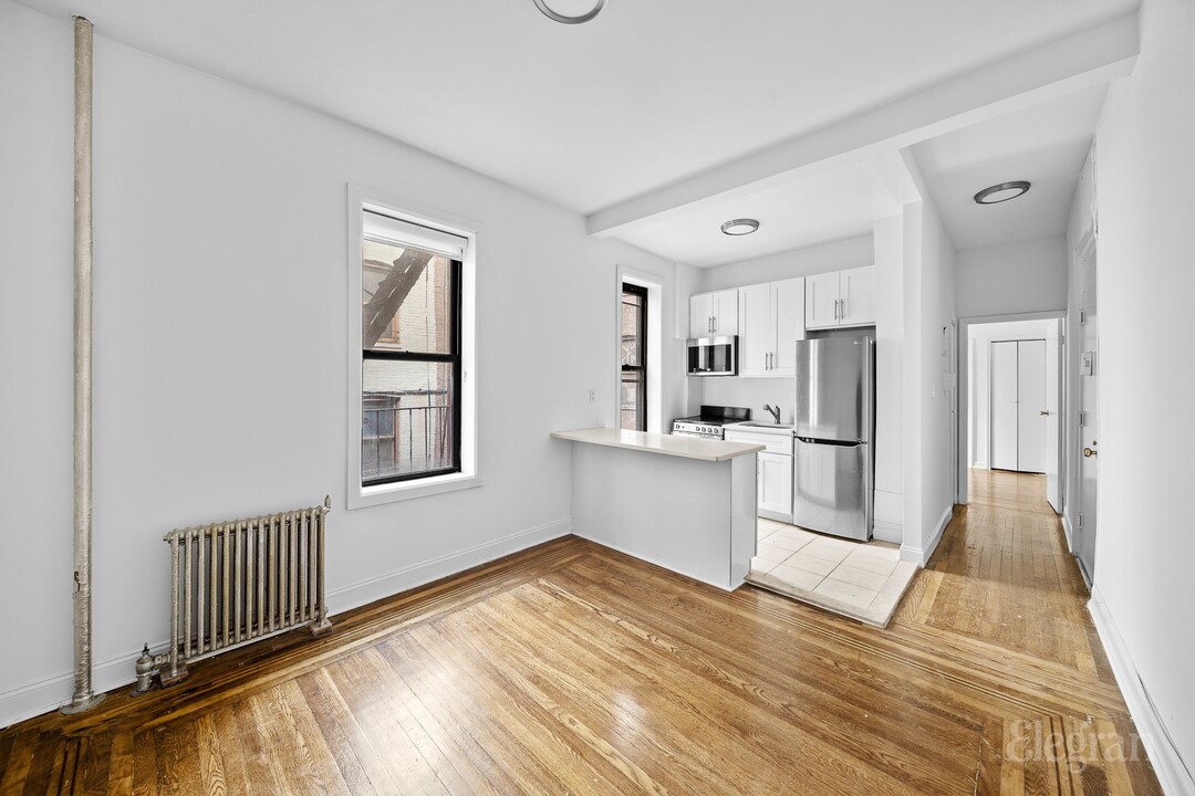 35 E 17th St in Brooklyn, NY - Building Photo