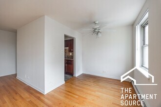 3710 N Pine Grove Ave in Chicago, IL - Building Photo - Building Photo