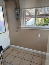 510 W Holly Ave in El Segundo, CA - Building Photo - Building Photo