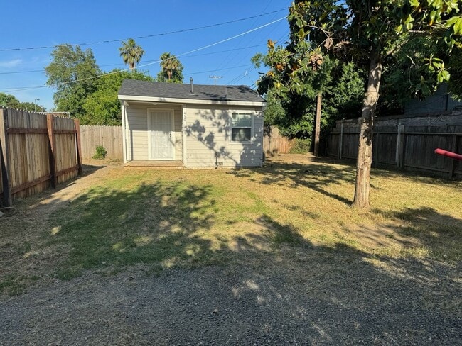 450 Peralta Ave. in Sacramento, CA - Building Photo - Building Photo