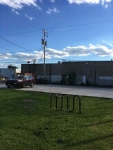 3204 Minnehaha Ave, Unit 2 in Minneapolis, MN - Foto de edificio - Building Photo