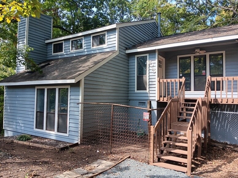 8015 Tiburon Cir in Charlotte, NC - Building Photo