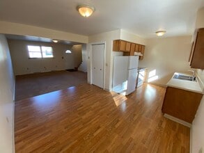 124 Karen Way in Weirton, WV - Foto de edificio - Building Photo