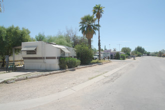 Sun City in Tucson, AZ - Foto de edificio - Building Photo