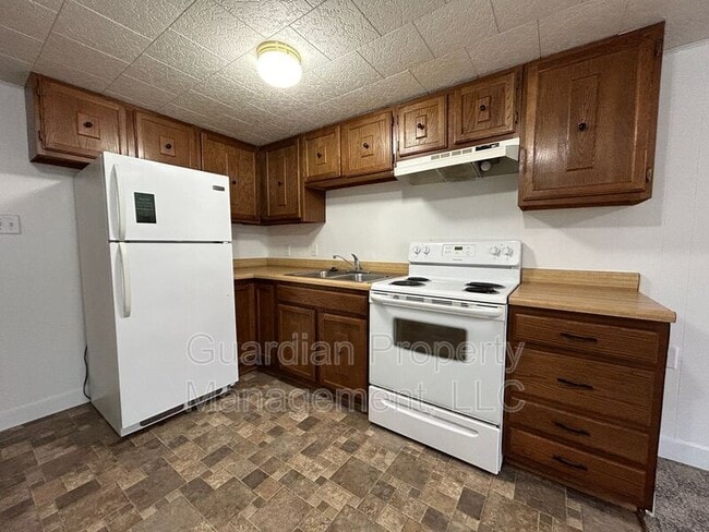 property at 1001 N Buchanan St