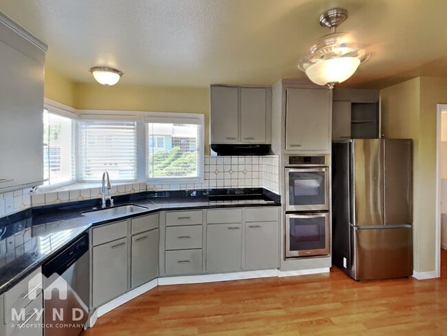 4626 Geranium Pl in Oakland, CA - Foto de edificio - Building Photo