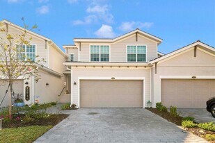 17740 Boracay Ct in Venice, FL - Building Photo