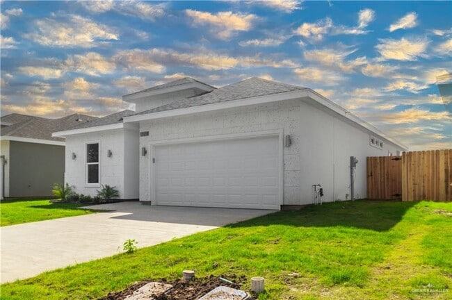 24 W Northwood St in Edinburg, TX - Building Photo - Building Photo