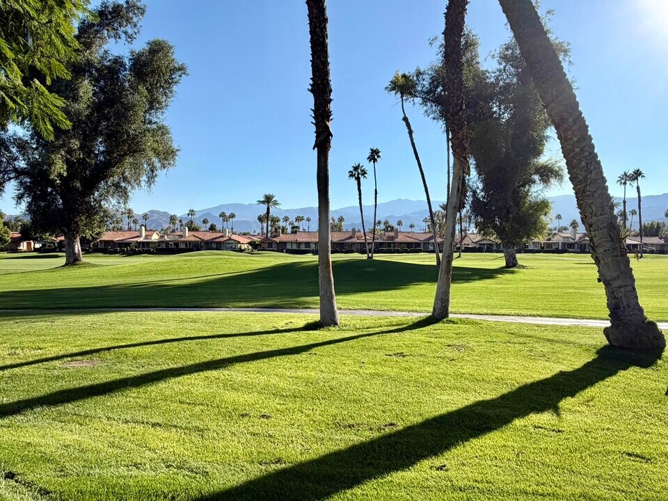 417 Sierra Madre N in Palm Desert, CA - Building Photo