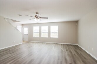 9958 Chimney Swift Ln in Conroe, TX - Building Photo - Building Photo