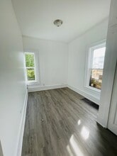 813 E Lincoln Hwy in Dekalb, IL - Foto de edificio - Building Photo