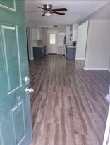 6918 Irvington Blvd in Houston, TX - Building Photo