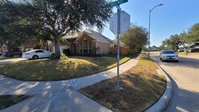 11527 Berkway Trail in Houston, TX - Building Photo - Building Photo