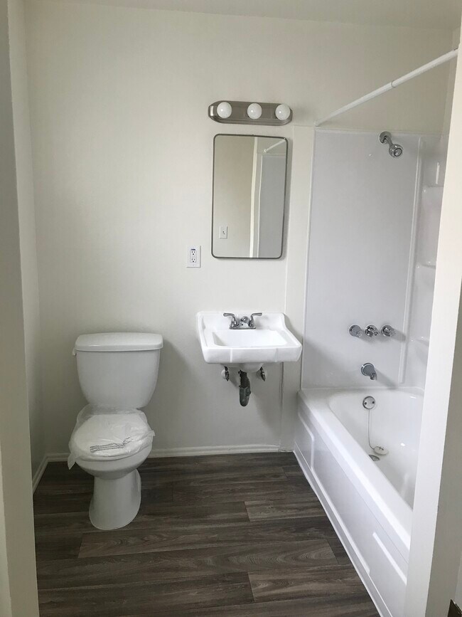 1904 E Wilson Ave Apartments and Nearby Orange Apartments For Rent