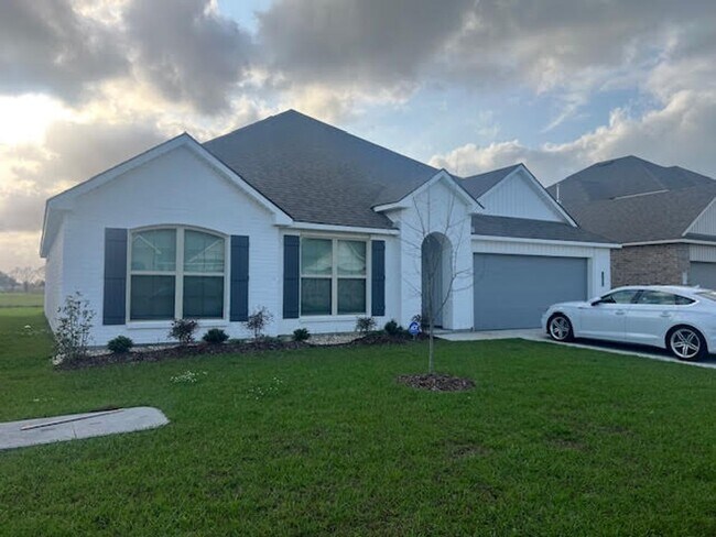 property at 3408 Magnolia Lks Blvd