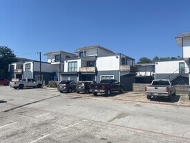 Cal West in Dallas, TX - Building Photo