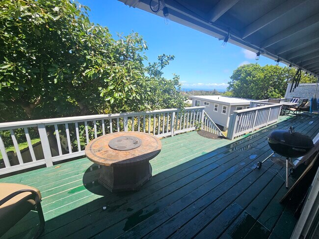 1061 Pookela Rd in Makawao, HI - Building Photo - Building Photo