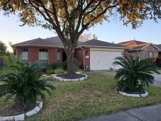 property at 3259 Enchanted Hollow Ln