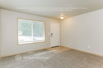 15219 24th Ave E in Tacoma, WA - Foto de edificio - Building Photo