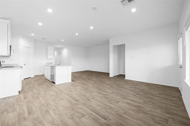 2011 Woodlark Way in Sealy, TX - Building Photo - Building Photo