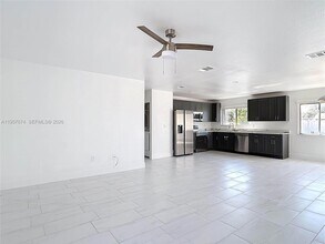 4487 Pocatella Ave in North Port, FL - Foto de edificio - Building Photo