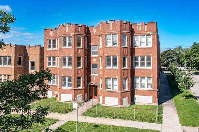 7800 S Bishop St in Chicago, IL - Building Photo - Building Photo