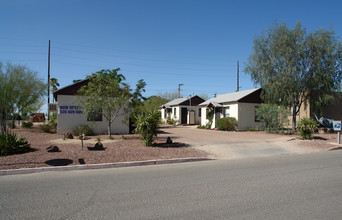 University Casitas in Tucson, AZ - Foto de edificio - Building Photo