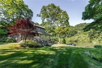 8 Cedar Point Dr in Sherman, CT - Building Photo - Building Photo