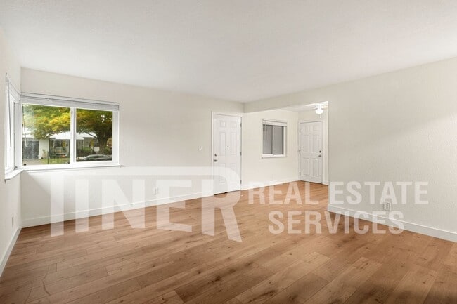 7520 Schreiner St in Sacramento, CA - Building Photo - Building Photo