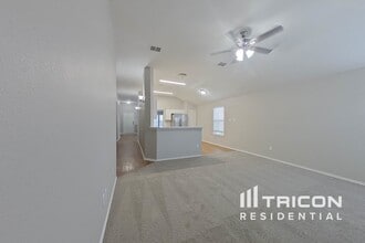 1073 Harriman Dr in Saginaw, TX - Building Photo - Building Photo