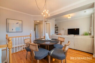 2209 N Drake Ave in Chicago, IL - Building Photo - Building Photo