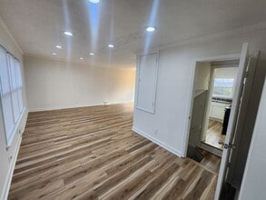 3700 Taylorsville Rd in Louisville, KY - Building Photo - Building Photo