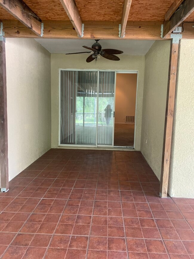 1976 Willow Wood Dr in Kissimmee, FL - Foto de edificio - Building Photo