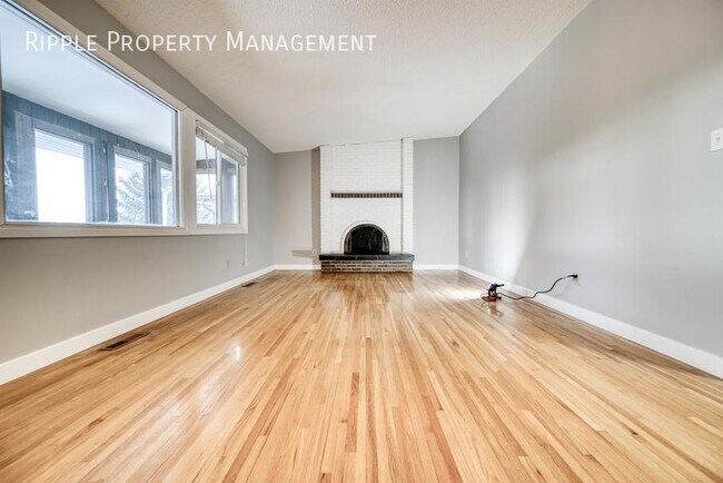 5808 Dalridge Hill NW in Calgary, AB - Building Photo - Building Photo